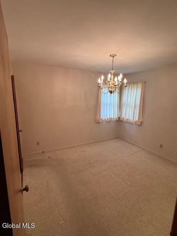 33 Cromer Avenue, Schenectady, NY 12304