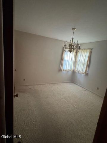 33 Cromer Avenue, Schenectady, NY 12304