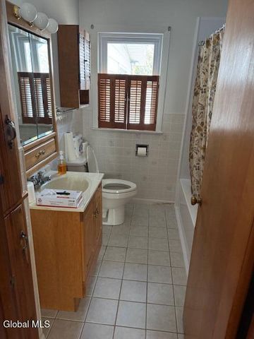 33 Cromer Avenue, Schenectady, NY 12304