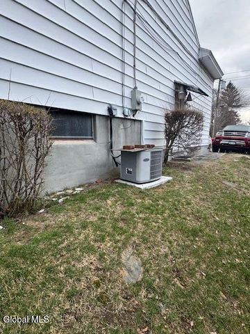 33 Cromer Avenue, Schenectady, NY 12304