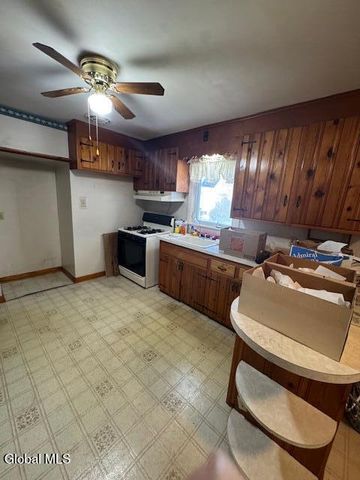 33 Cromer Avenue, Schenectady, NY 12304