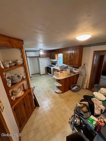 33 Cromer Avenue, Schenectady, NY 12304