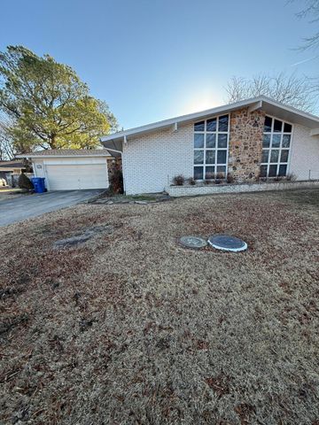 1008 Quail Creek Drive, Miami, OK 74354