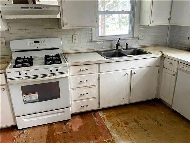 63 Logan Street, Leavenworth, KS 66048