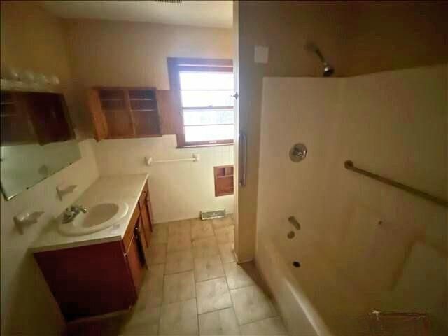 63 Logan Street, Leavenworth, KS 66048