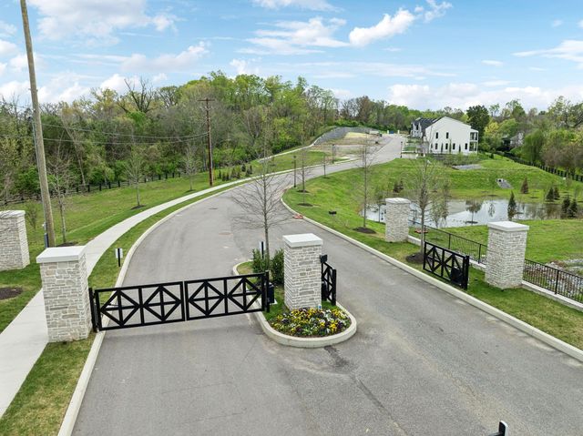 112 Shadow Springs Dr, Brentwood, TN 37027