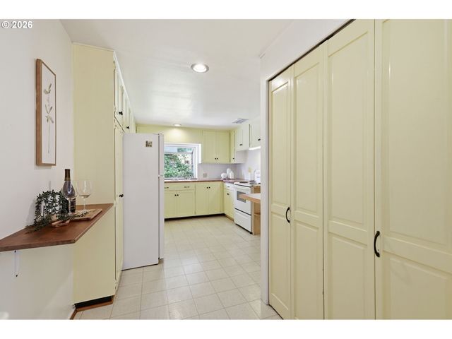 3025 HARRIS St, Eugene, OR 97405