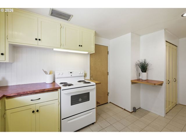 3025 HARRIS St, Eugene, OR 97405