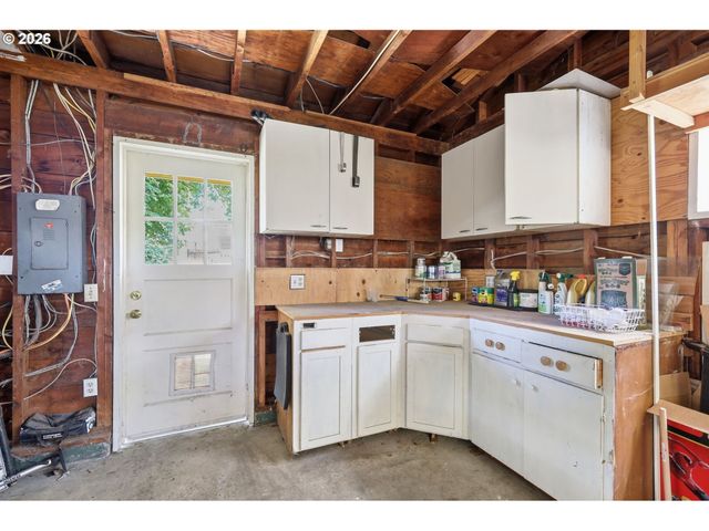 3025 HARRIS St, Eugene, OR 97405
