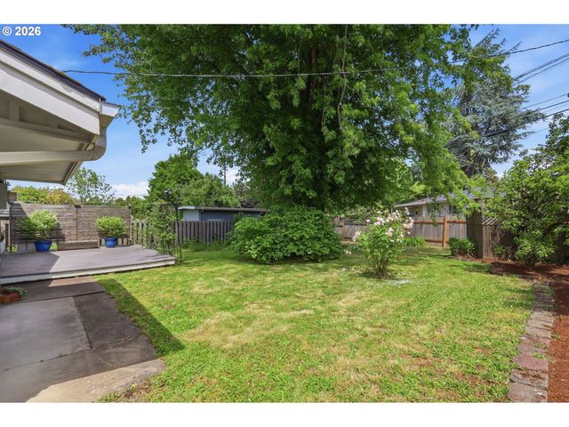 3025 HARRIS St, Eugene, OR 97405