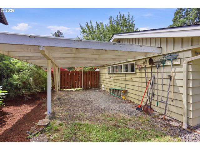 3025 HARRIS St, Eugene, OR 97405