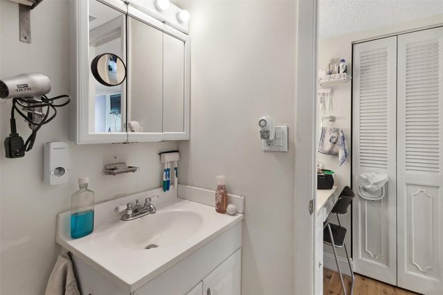 3910 Inverrary Blvd 301B, Fort Lauderdale, FL 33319