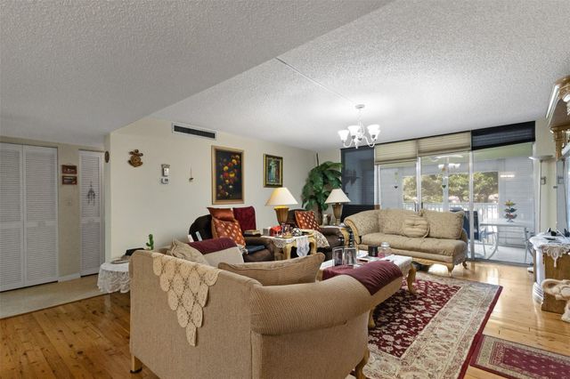 3910 Inverrary Blvd 301B, Fort Lauderdale, FL 33319