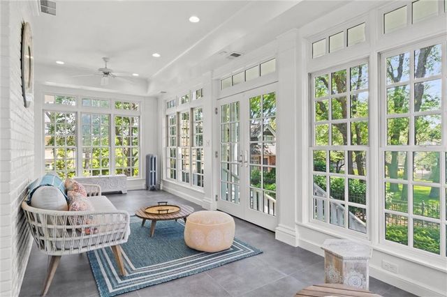 4525 Kenwood Avenue, Kansas City, MO 64110