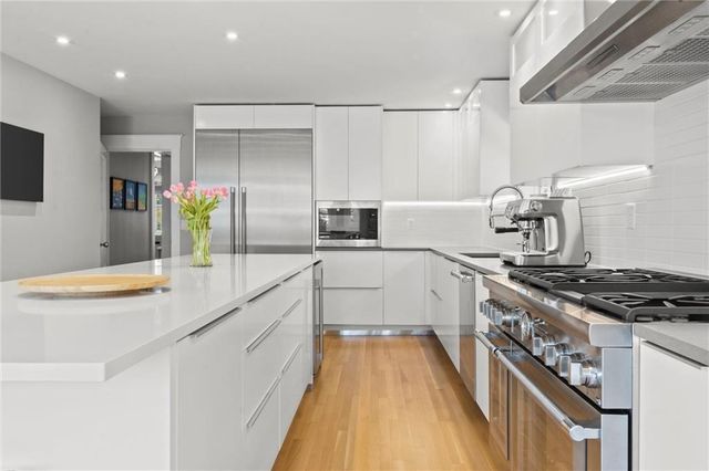 4525 Kenwood Avenue, Kansas City, MO 64110