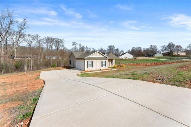 188 Fairview Meadows Drive, Demorest, GA 30535