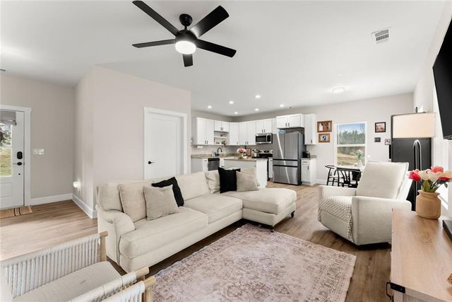 188 Fairview Meadows Drive, Demorest, GA 30535