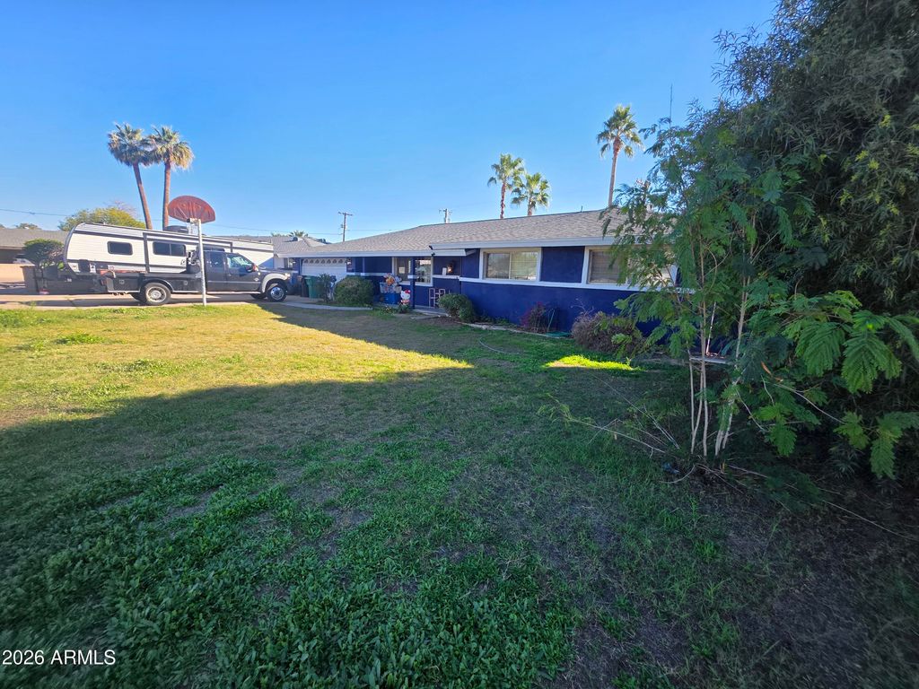 Image 2 of property listing at 1443 E Pepper Pl Place, Mesa, AZ 85203