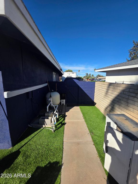 Image 30 of property listing at 1443 E Pepper Pl Place, Mesa, AZ 85203
