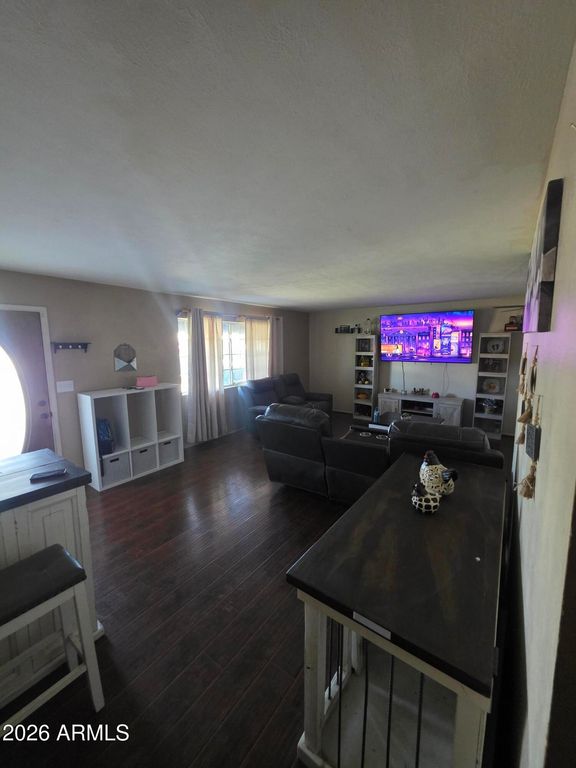 Image 5 of property listing at 1443 E Pepper Pl Place, Mesa, AZ 85203