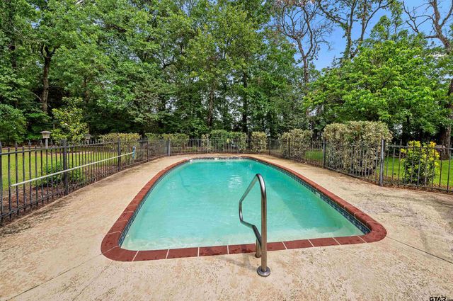 605 County road 2310, Mineola, TX 75773