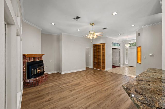 605 County road 2310, Mineola, TX 75773
