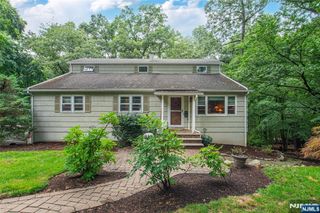 16 Pennsylvania Avenue, Montvale, NJ 07645