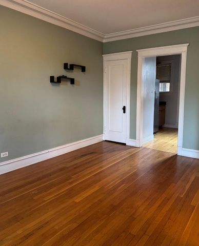4354 N Wolcott Avenue, Chicago, IL 60613