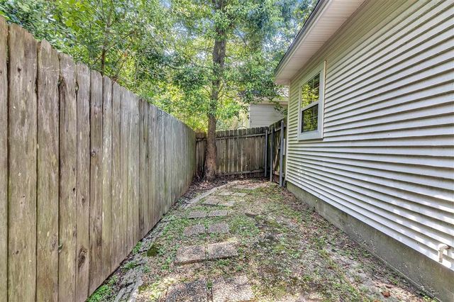 2713 Henderson Bayou Place, Lake Charles, LA 70605