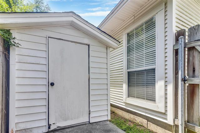 2713 Henderson Bayou Place, Lake Charles, LA 70605