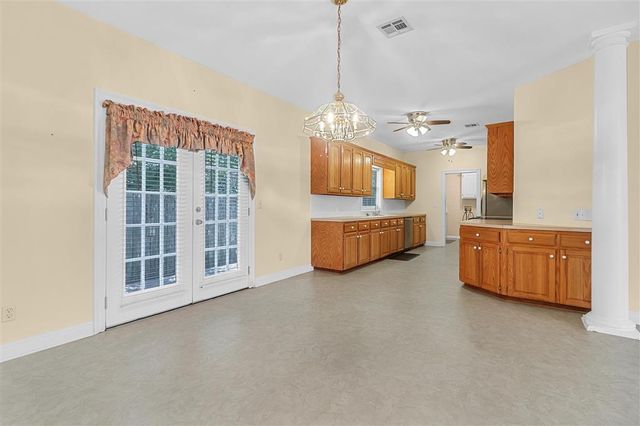 2713 Henderson Bayou Place, Lake Charles, LA 70605