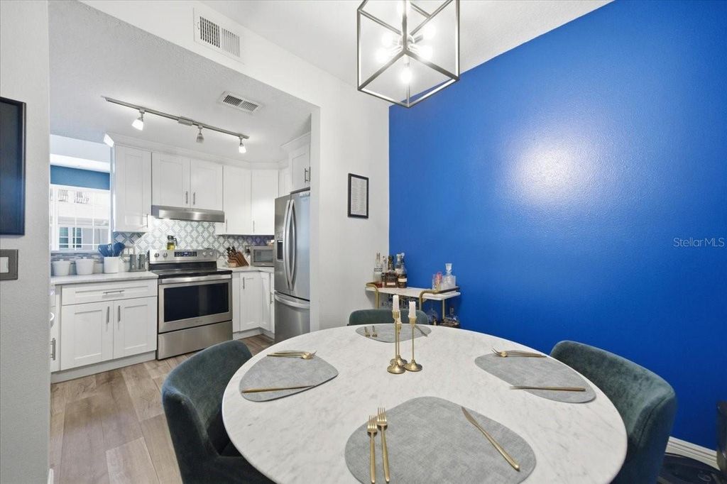 Image 21 of property listing at 501 KNIGHTS RUN AVENUE 1320, Tampa, FL 33602