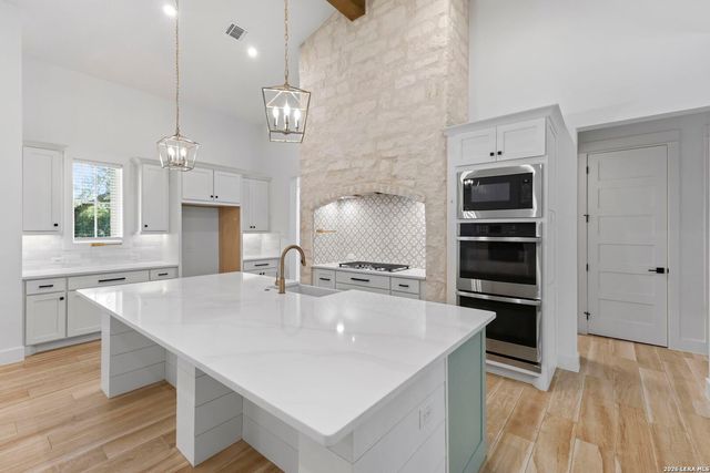 1062 PEGASUS DR, Spring Branch, TX 78070