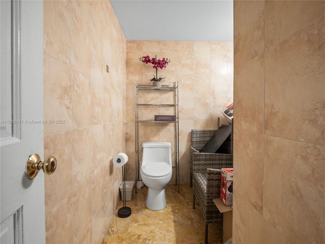 600 Three Islands Blvd 1814, Hallandale Beach, FL 33009