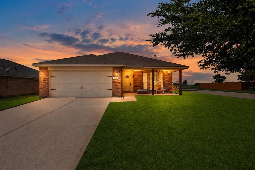 300 Meadow View Lane, Anna, TX 75409