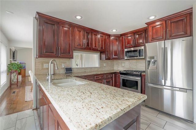 10890 Bradshaw Street, Overland Park, KS 66210