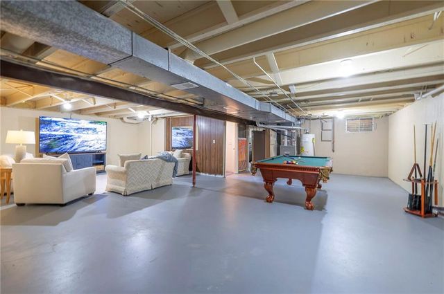 10890 Bradshaw Street, Overland Park, KS 66210