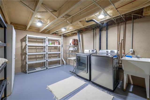 10890 Bradshaw Street, Overland Park, KS 66210