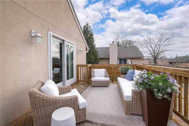 10890 Bradshaw Street, Overland Park, KS 66210