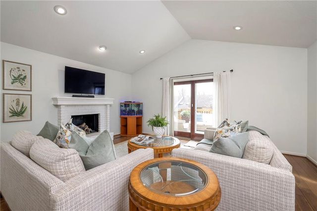 10890 Bradshaw Street, Overland Park, KS 66210