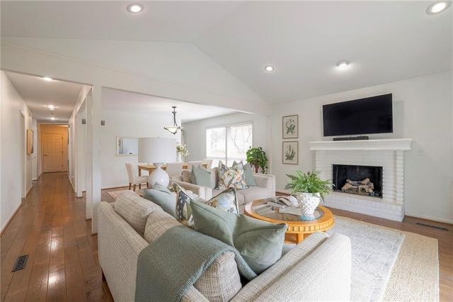 10890 Bradshaw Street, Overland Park, KS 66210