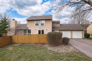 10890 Bradshaw Street, Overland Park, KS 66210