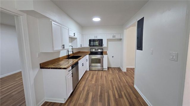 2084 Snow SW Road, Atlanta, GA 30311