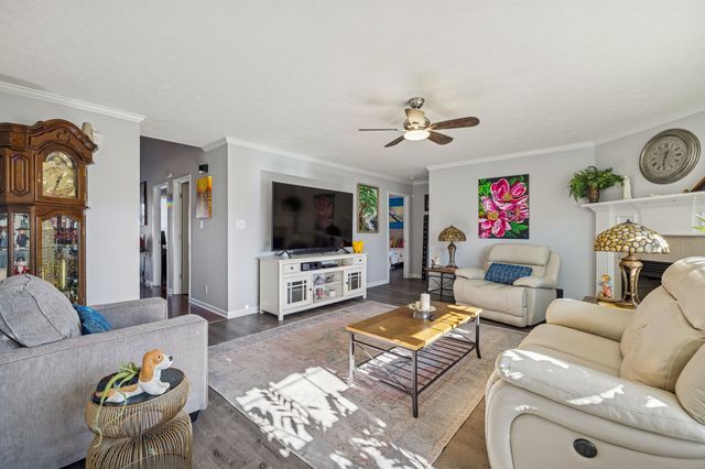 1004 Glenhurst Way, Clarksville, TN 37040