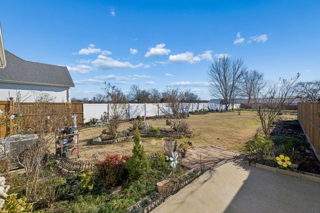 1004 Glenhurst Way, Clarksville, TN 37040