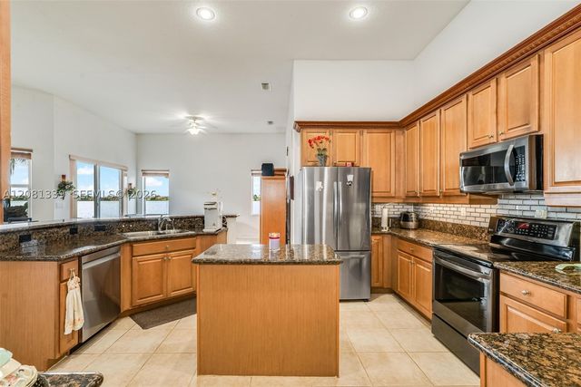 18633 SW 24th St, Miramar, FL 33029