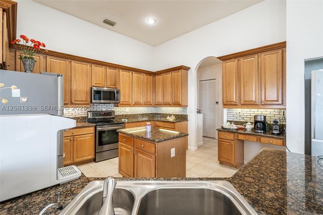 18633 SW 24th St, Miramar, FL 33029