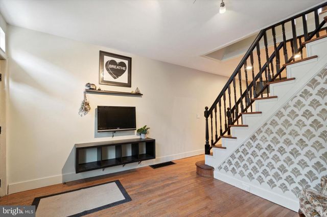 833 ALMOND ST, Philadelphia, PA 19125