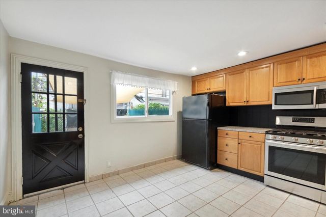 833 ALMOND ST, Philadelphia, PA 19125