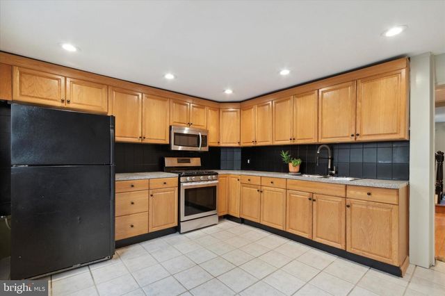 833 ALMOND ST, Philadelphia, PA 19125